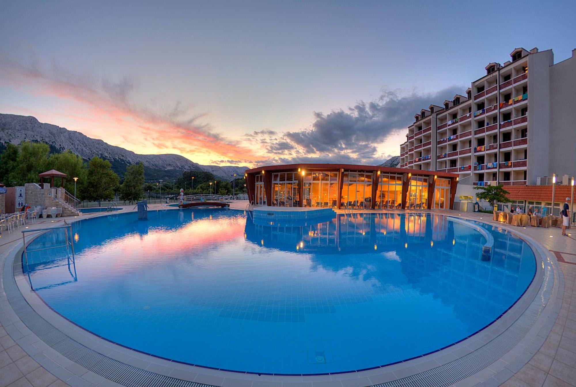 Sunny Baska Hotel By Valamar, Ex Corinthia Экстерьер фото